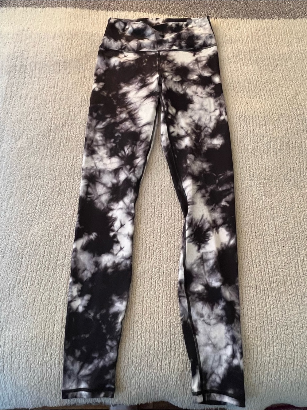 Fabletics Power Hold Black and White Tie-Dye Leggings XS